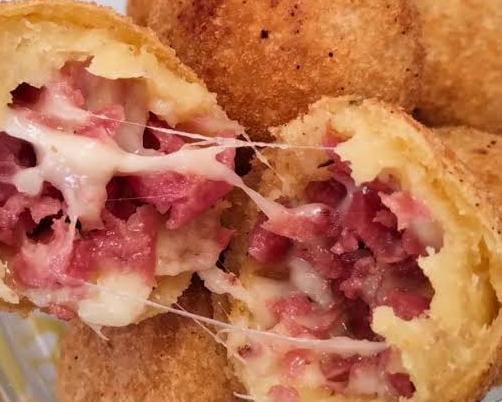 Coxinha Calabresa c/queijo e pimenta calabresa (Coxinha apimentada).